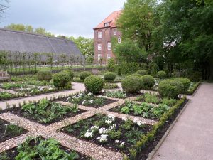 Vom Blumengarten zum Schloss